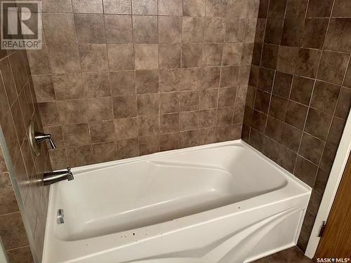 212 2125 Osler Street, Regina, SK - Indoor Photo Showing Bathroom