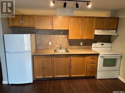 212 2125 Osler Street, Regina, SK - Indoor Photo Showing Kitchen