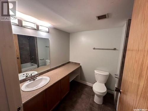 212 2125 Osler Street, Regina, SK - Indoor Photo Showing Bathroom