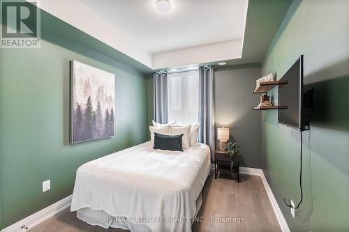 11 - 100 Coxwell Avenue, Toronto, ON - Indoor Photo Showing Bedroom