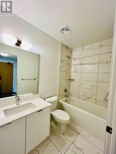 204 - 202 Burnhamthorpe Road E, Mississauga, ON - Indoor Photo Showing Bathroom