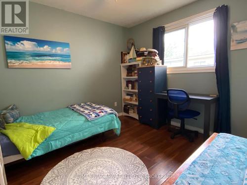 415 Washington Road, Fort Erie (334 - Crescent Park), ON - Indoor Photo Showing Bedroom