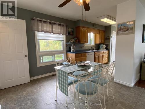 415 Washington Road, Fort Erie (334 - Crescent Park), ON - Indoor Photo Showing Dining Room