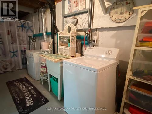 415 Washington Road, Fort Erie (334 - Crescent Park), ON - Indoor Photo Showing Laundry Room