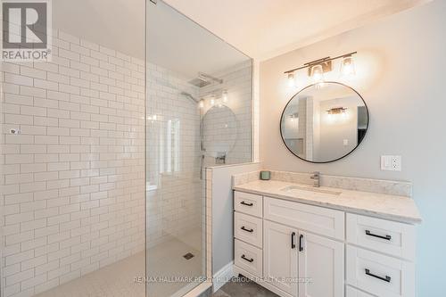 8071 4Th Line, Essa, ON - Indoor Photo Showing Bathroom