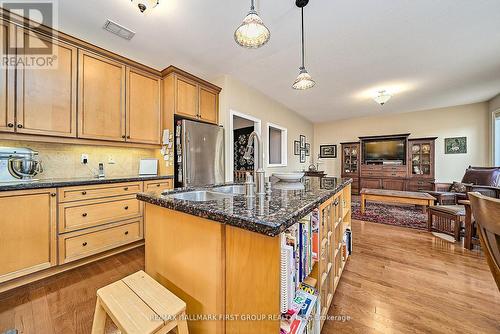 9 Oakside Drive, Uxbridge, ON - Indoor Photo Showing Kitchen With Double Sink