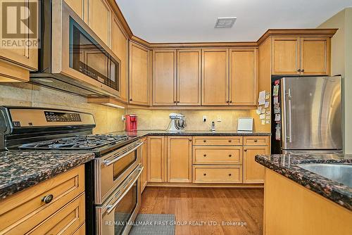 9 Oakside Drive, Uxbridge, ON - Indoor Photo Showing Kitchen With Stainless Steel Kitchen