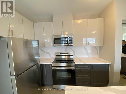 407 - 460 Gordon Krantz Avenue, Milton, ON - Indoor Photo Showing Kitchen