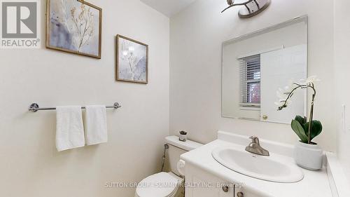 8 King William Court, Cambridge, ON - Indoor Photo Showing Bathroom