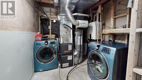 8 King William Court, Cambridge, ON - Indoor Photo Showing Laundry Room