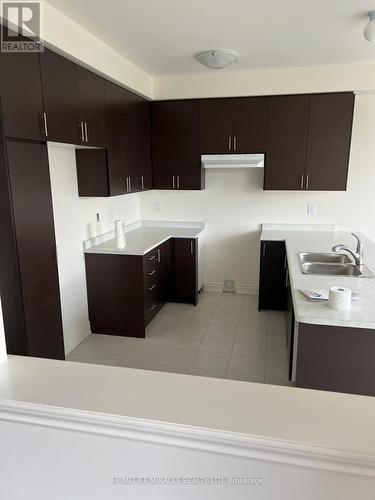 12 Bloomfield Crescent, Cambridge, ON - Indoor Photo Showing Kitchen With Double Sink