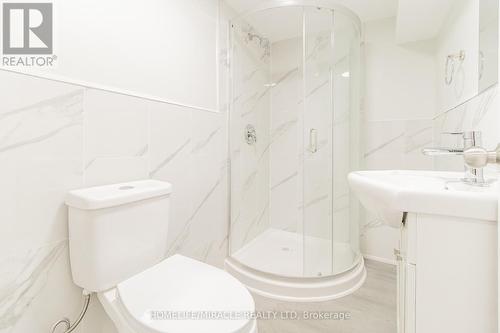 121 Laurentian Drive N, London, ON - Indoor Photo Showing Bathroom