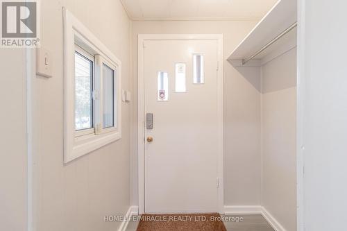 121 Laurentian Drive N, London, ON - Indoor Photo Showing Other Room