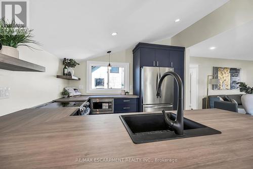 53 Jane Street, Haldimand, ON - Indoor Photo Showing Kitchen With Double Sink