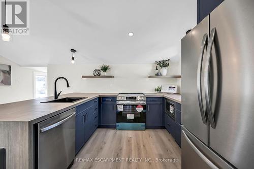 53 Jane Street, Haldimand, ON - Indoor Photo Showing Kitchen With Stainless Steel Kitchen