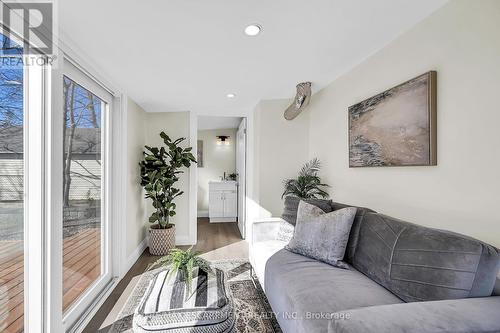 53 Jane Street, Haldimand, ON - Indoor Photo Showing Living Room