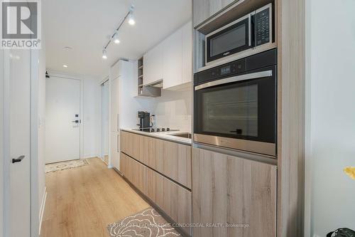 5009 - 319 Jarvis Street, Toronto, ON - Indoor Photo Showing Kitchen