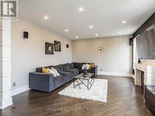 55 Stoneylake Avenue, Brampton, ON - Indoor Photo Showing Living Room