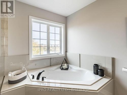 55 Stoneylake Avenue, Brampton, ON - Indoor Photo Showing Bathroom