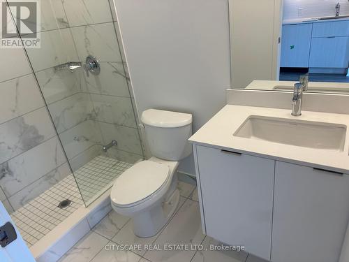 704 - 204 Burnhamthorpe Road E, Mississauga, ON - Indoor Photo Showing Bathroom