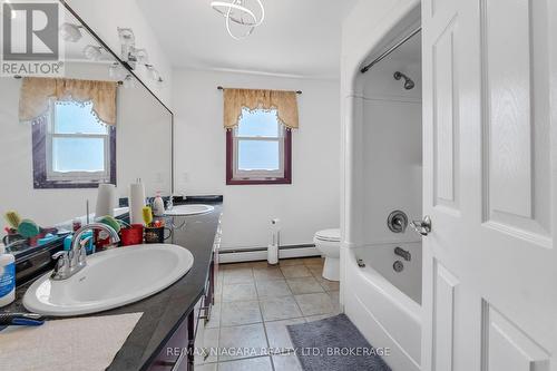 463 Niagara Boulevard, Fort Erie (332 - Central), ON - Indoor Photo Showing Bathroom