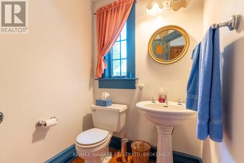 3079 Niagara Parkway, Fort Erie (327 - Black Creek), ON - Indoor Photo Showing Bathroom