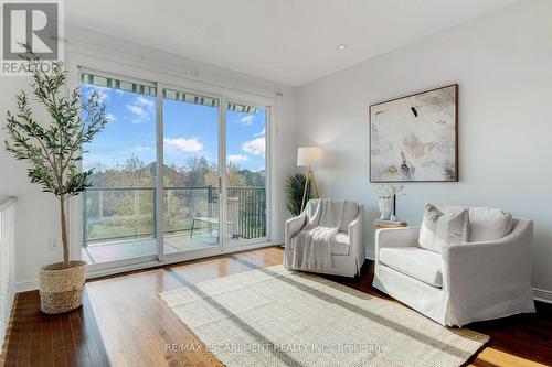 30 - 4241 Sarazen Drive, Burlington, ON - Indoor Photo Showing Living Room