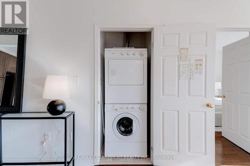 30 - 4241 Sarazen Drive, Burlington, ON - Indoor Photo Showing Laundry Room