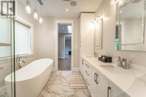 1345 Sheldon Avenue, Oakville, ON - Indoor Photo Showing Bathroom