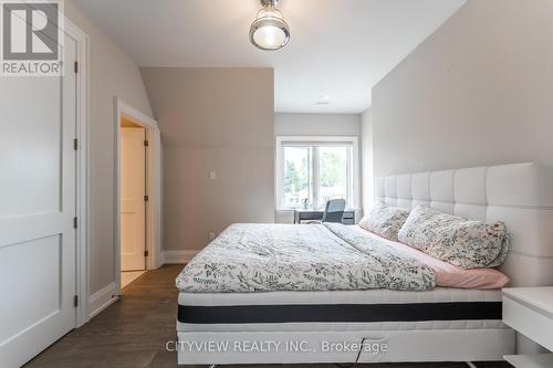 1345 Sheldon Avenue, Oakville, ON - Indoor Photo Showing Bedroom