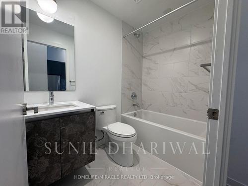 122 - 395 Dundas Street W, Oakville, ON - Indoor Photo Showing Bathroom