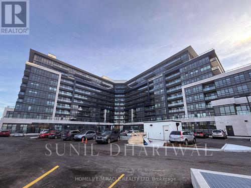 122 - 395 Dundas Street W, Oakville, ON - Outdoor