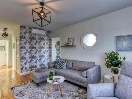 Salon - 1400 123E Rue, Shawinigan, QC - Indoor Photo Showing Living Room