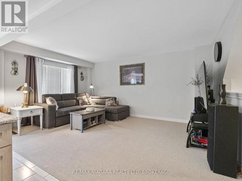 45 - 340 Prospect Point Road N, Fort Erie (335 - Ridgeway), ON - Indoor Photo Showing Living Room