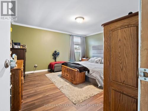 2206 Stevensville Road, Fort Erie (328 - Stevensville), ON - Indoor Photo Showing Bedroom