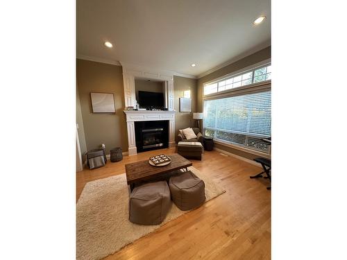 14913 23 Avenue, Surrey, BC - Indoor Photo Showing Living Room With Fireplace