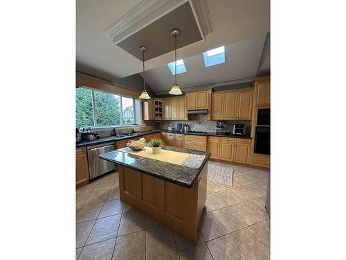 14913 23 Avenue, Surrey, BC - Indoor Photo Showing Kitchen With Double Sink