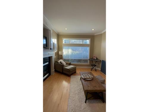 14913 23 Avenue, Surrey, BC - Indoor Photo Showing Living Room With Fireplace