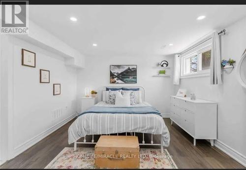 7420 Netherwood Road, Mississauga, ON - Indoor Photo Showing Bedroom