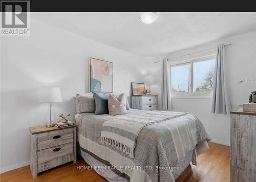 7420 Netherwood Road, Mississauga, ON - Indoor Photo Showing Bedroom