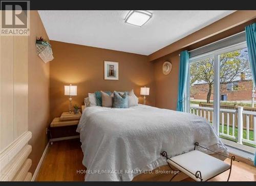 7420 Netherwood Road, Mississauga, ON - Indoor Photo Showing Bedroom