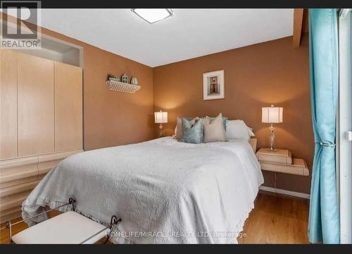 7420 Netherwood Road, Mississauga, ON - Indoor Photo Showing Bedroom