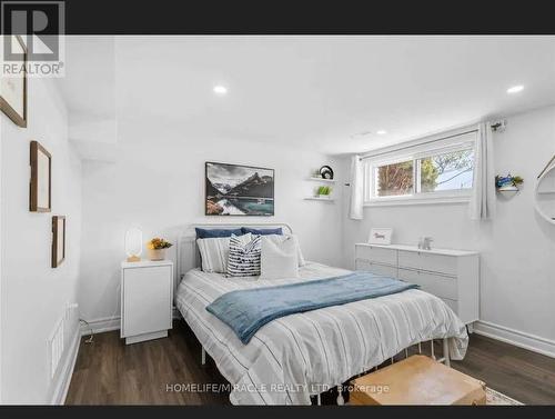 7420 Netherwood Road, Mississauga, ON - Indoor Photo Showing Bedroom