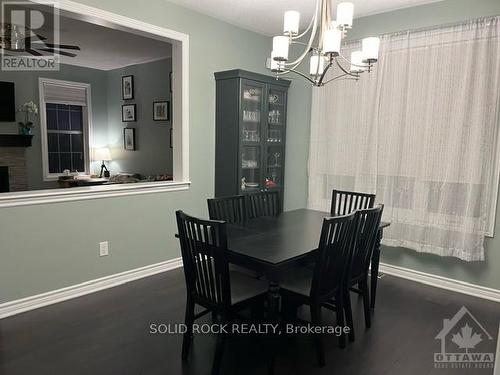 32 Solaris Drive, Ottawa, ON - Indoor Photo Showing Dining Room