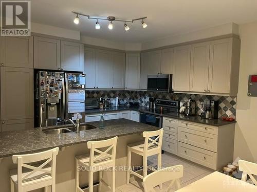 32 Solaris Drive, Ottawa, ON - Indoor Photo Showing Kitchen With Double Sink