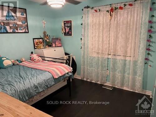 32 Solaris Drive, Ottawa, ON - Indoor Photo Showing Bedroom