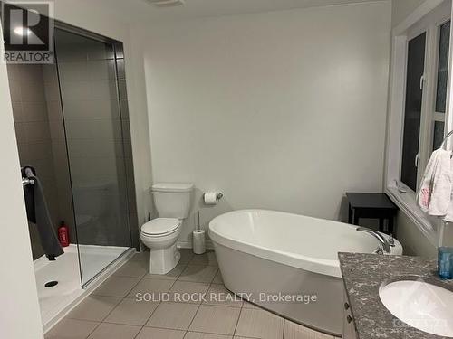 32 Solaris Drive, Ottawa, ON - Indoor Photo Showing Bathroom