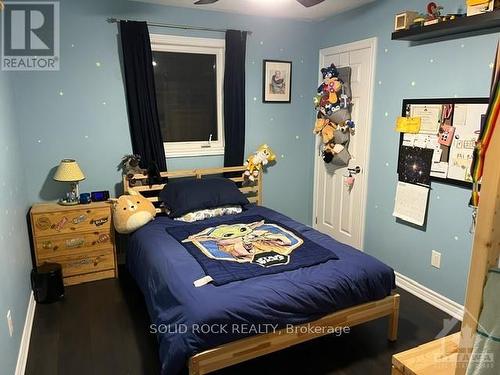 32 Solaris Drive, Ottawa, ON - Indoor Photo Showing Bedroom