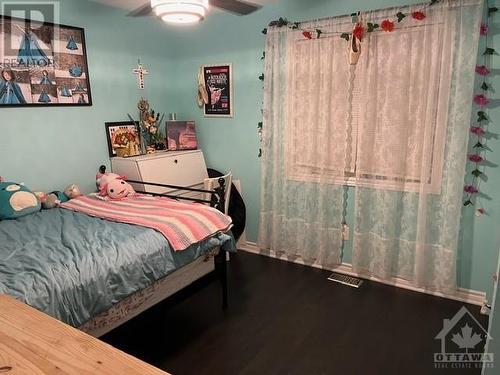 32 Solaris Drive, Kanata, ON - Indoor Photo Showing Bedroom