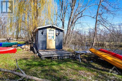 Storage shed - 21 Craig Street, Perth, ON 